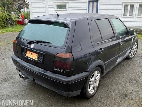 Volkswagen golf 3 of 5