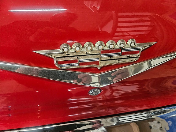 Cadillac Sedan DeVille 4 of 5