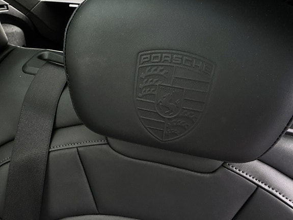 Porsche Taycan Sport Turismo 21 of 28