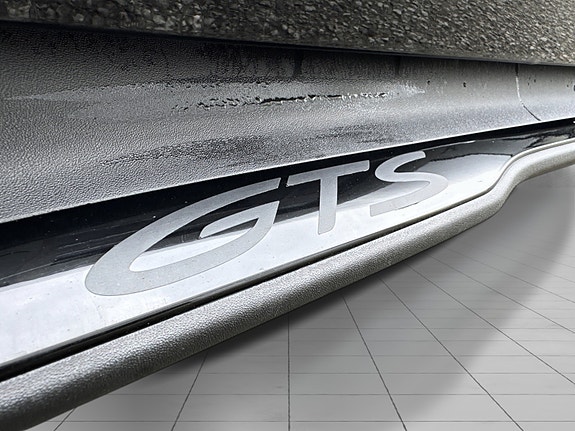 Porsche Taycan Sport Turismo 9 of 28