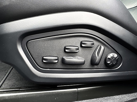 Porsche Taycan Sport Turismo 15 of 28