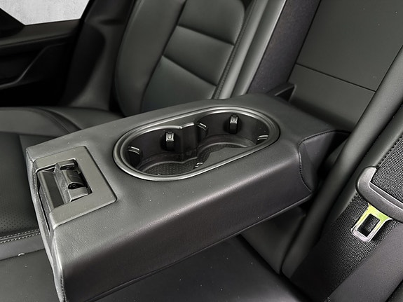Porsche Taycan Sport Turismo 20 of 28