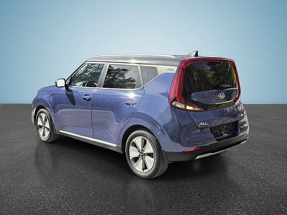 Kia e-Soul 4 of 5