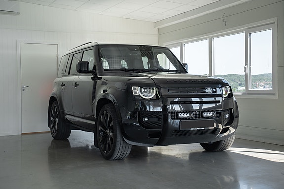 Land Rover Defender 110
