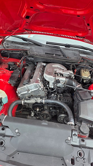 BMW 318i 6 of 8