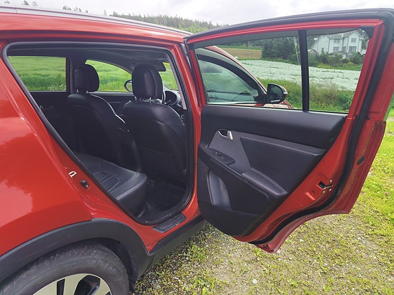 Kia Sportage 12 of 18