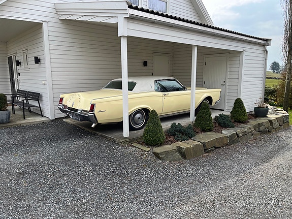 Lincoln Continental Mark III 4 of 5