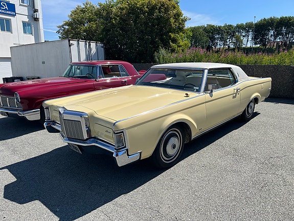 Lincoln Continental Mark III 3 of 5