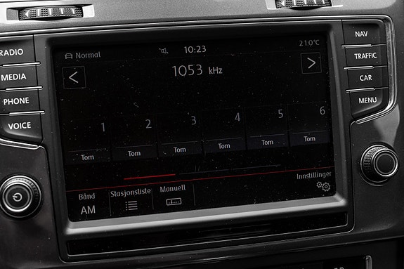 Volkswagen e-Golf VII 20 of 26