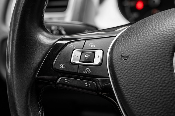 Volkswagen e-Golf VII 18 of 26