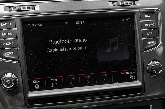 Volkswagen e-Golf VII 21 of 26