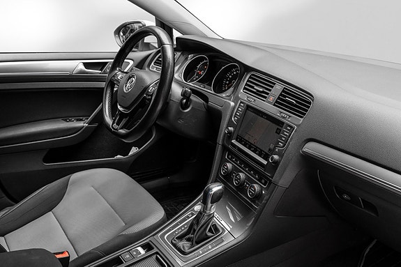 Volkswagen e-Golf VII 26 of 26
