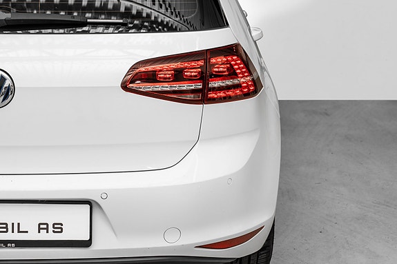 Volkswagen e-Golf VII 8 of 26