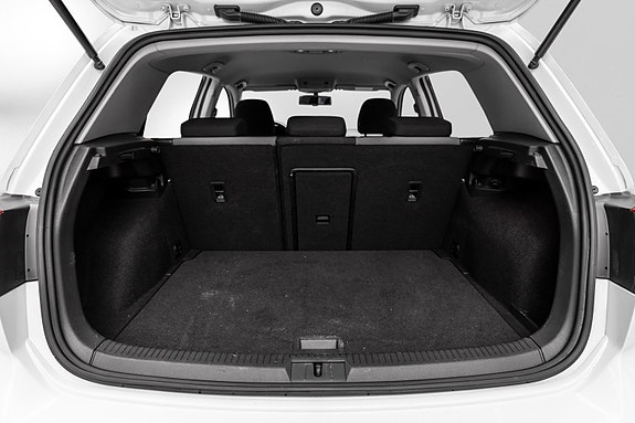 Volkswagen e-Golf VII 10 of 26