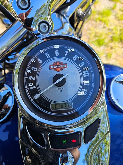 Harley-Davidson FLSTC Heritage Softail Classic 4 of 4