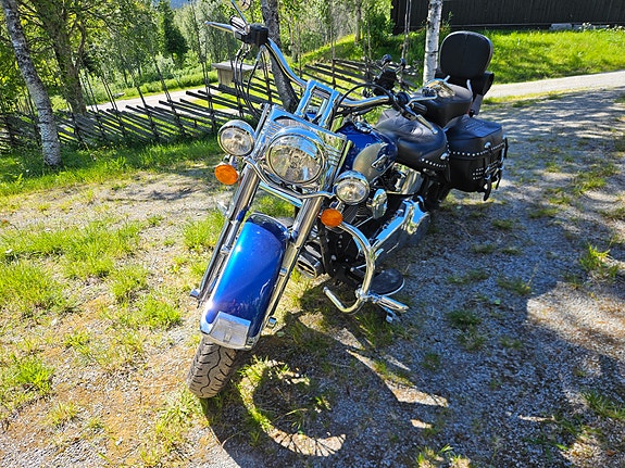 Harley-Davidson FLSTC Heritage Softail Classic 2 of 4