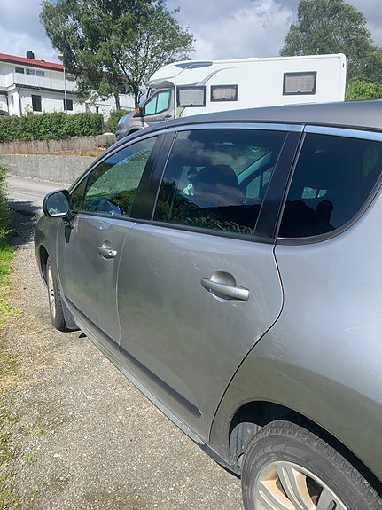 Peugeot 3008 4 of 5