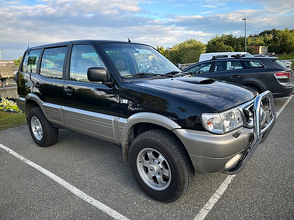 Nissan Terrano II 5 of 5