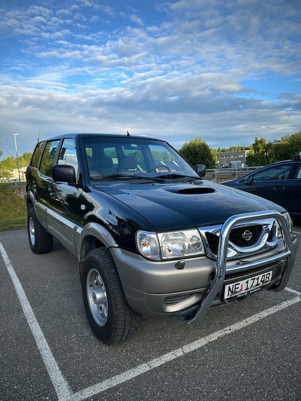 Nissan Terrano II 4 of 5