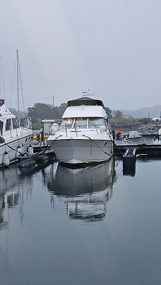 Viksund 310 St. Cruz med forlenget badeplattform og strak aksling 8 of 30