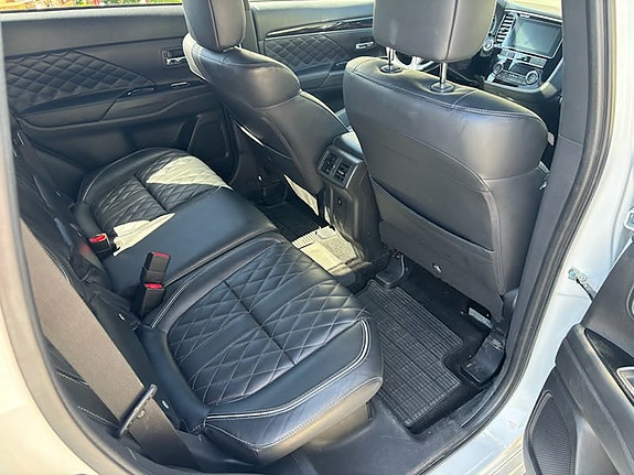 Mitsubishi Outlander 4 of 12