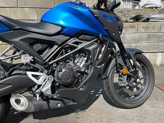 Honda CB 125 R 10 of 13