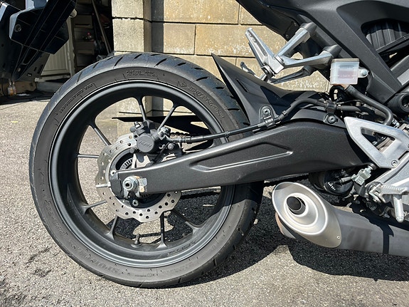 Honda CB 125 R 9 of 13
