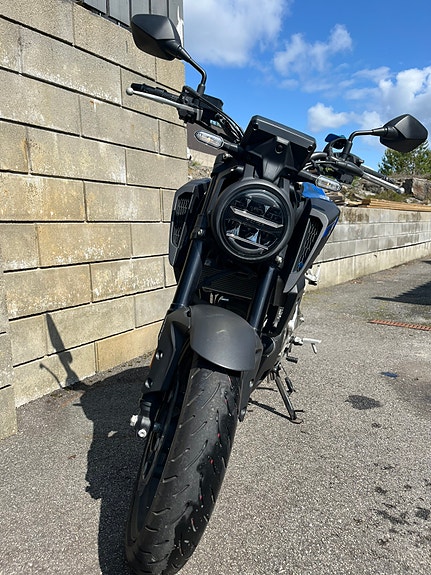 Honda CB 125 R 3 of 13