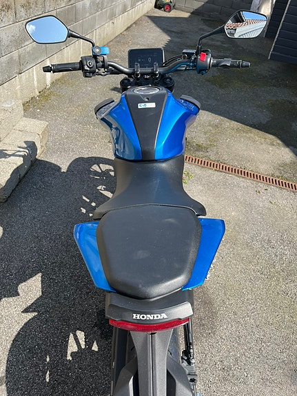 Honda CB 125 R 8 of 13