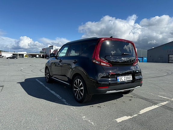 Kia e-Soul 4 of 5