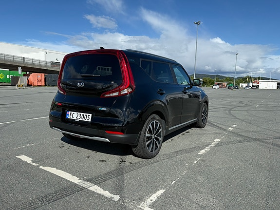 Kia e-Soul 3 of 5