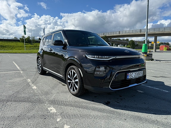 Kia e-Soul 2 of 5