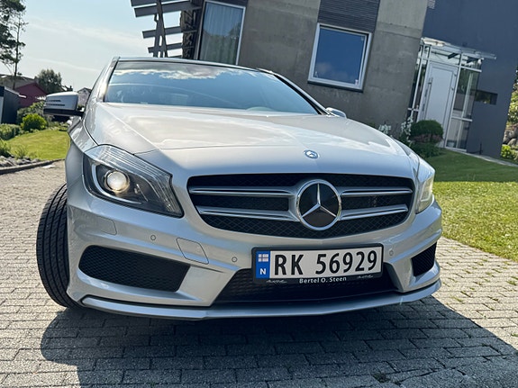 Mercedes-Benz A200 2 of 5