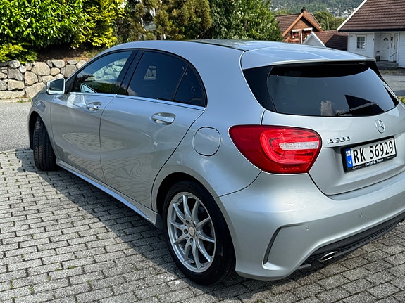 Mercedes-Benz A200 4 of 5
