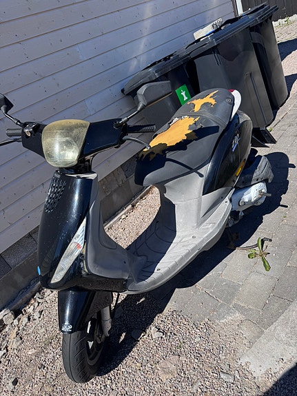 Piaggio ZIP 50 2 of 4