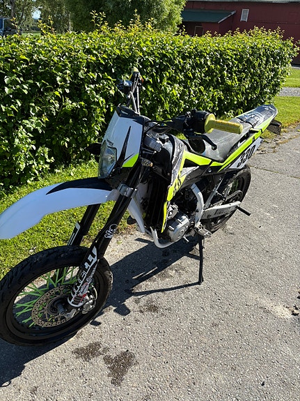 Husqvarna SM 125 4 of 5