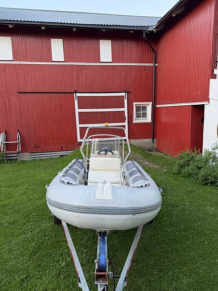 15 fot Rib med 40 HK Yamaha og Respo båthenger 3 of 5