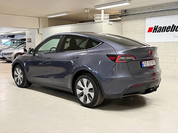 Tesla Model Y 3 of 30