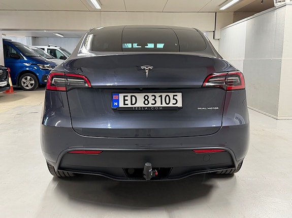 Tesla Model Y 5 of 30