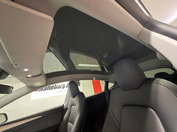 Tesla Model Y 29 of 30