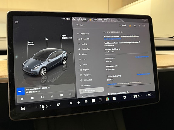 Tesla Model Y 23 of 30