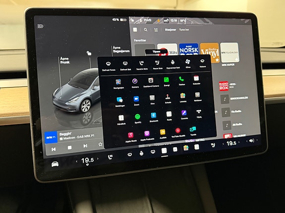 Tesla Model Y 20 of 30
