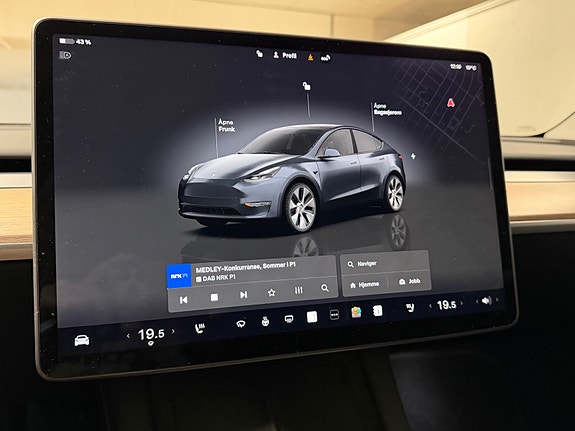Tesla Model Y 19 of 30