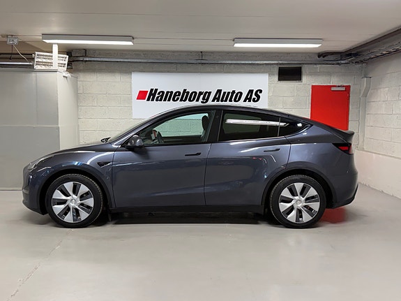 Tesla Model Y 2 of 30