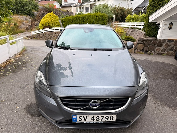 Volvo V40 4 of 5