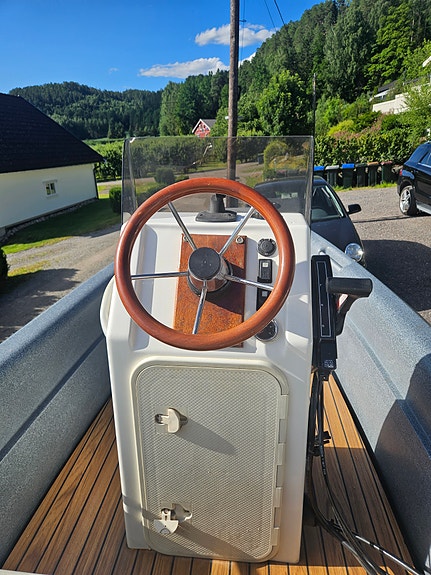 River 420 Sport 3 of 5