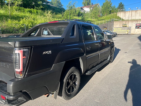 Chevrolet Avalanche 5 of 5