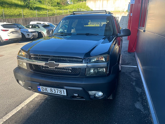Chevrolet Avalanche 2 of 5