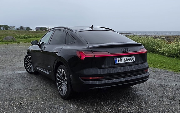 Audi e-tron Sportback 4 of 5