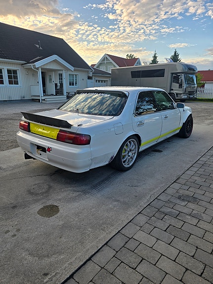 Nissan Laurel 1995 photo 4